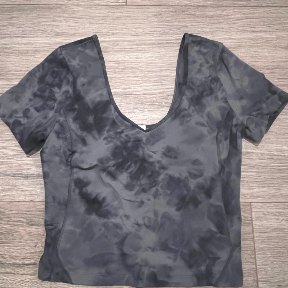 Lululemon top. Great condition size 6